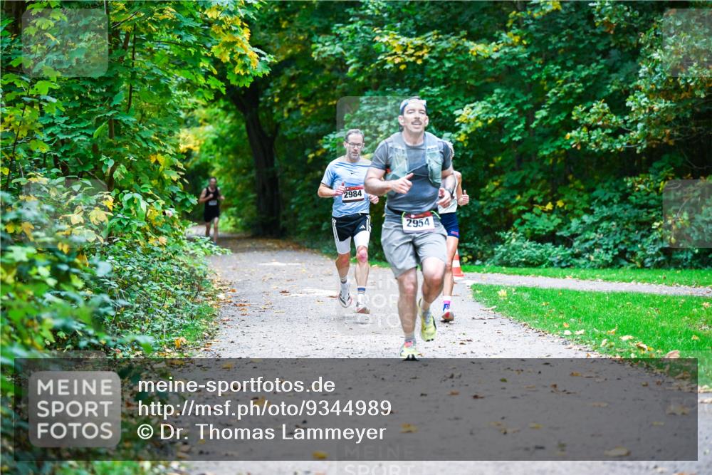 12.10.2025 - Bramfelder Halbmarathon 2025 Dr. Thomas Lammeyer http://msf.ph/oto/9344989 12.10.2025 10:13:31 Laufen 2984, 2954 meine-sportfotos.de