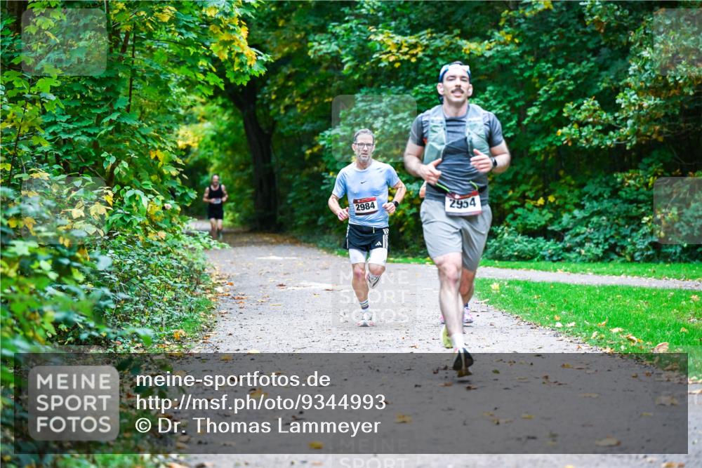 12.10.2025 - Bramfelder Halbmarathon 2025 Dr. Thomas Lammeyer http://msf.ph/oto/9344993 12.10.2025 10:13:32 Laufen 2984, 2954 meine-sportfotos.de