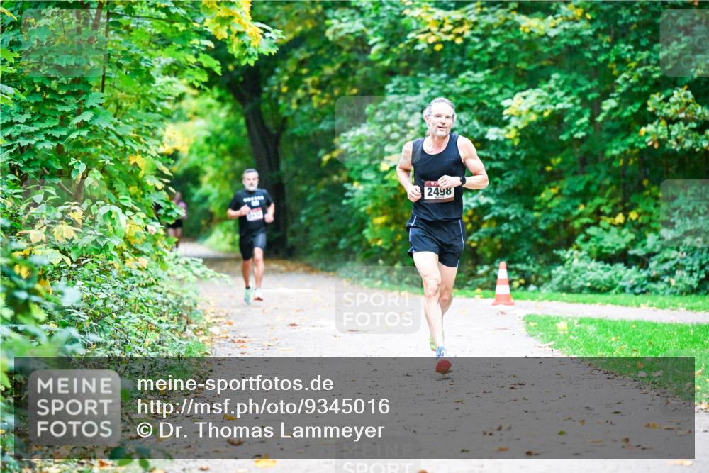 12.10.2025 - Bramfelder Halbmarathon 2025 Dr. Thomas Lammeyer http://msf.ph/oto/9345016 12.10.2025 10:13:40 Laufen 2498 meine-sportfotos.de