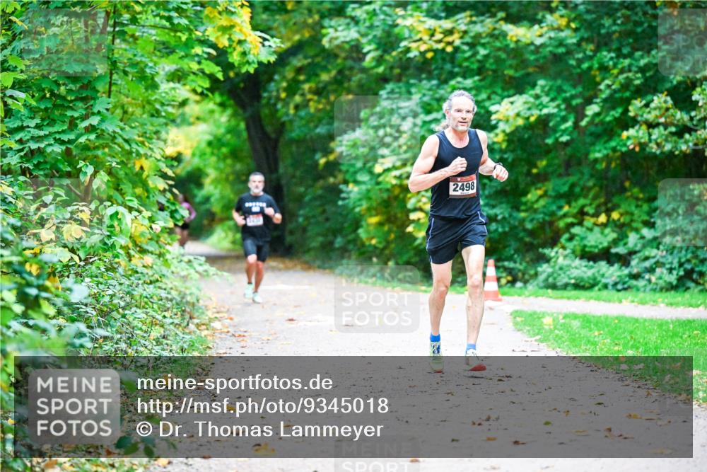 12.10.2025 - Bramfelder Halbmarathon 2025 Dr. Thomas Lammeyer http://msf.ph/oto/9345018 12.10.2025 10:13:40 Laufen 2498 meine-sportfotos.de