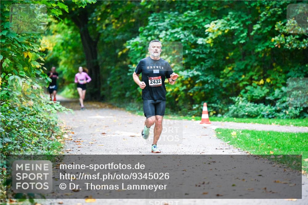 12.10.2025 - Bramfelder Halbmarathon 2025 Dr. Thomas Lammeyer http://msf.ph/oto/9345026 12.10.2025 10:13:44 Laufen 2432 meine-sportfotos.de