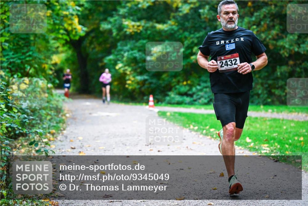 12.10.2025 - Bramfelder Halbmarathon 2025 Dr. Thomas Lammeyer http://msf.ph/oto/9345049 12.10.2025 10:13:47 Laufen 2432 meine-sportfotos.de