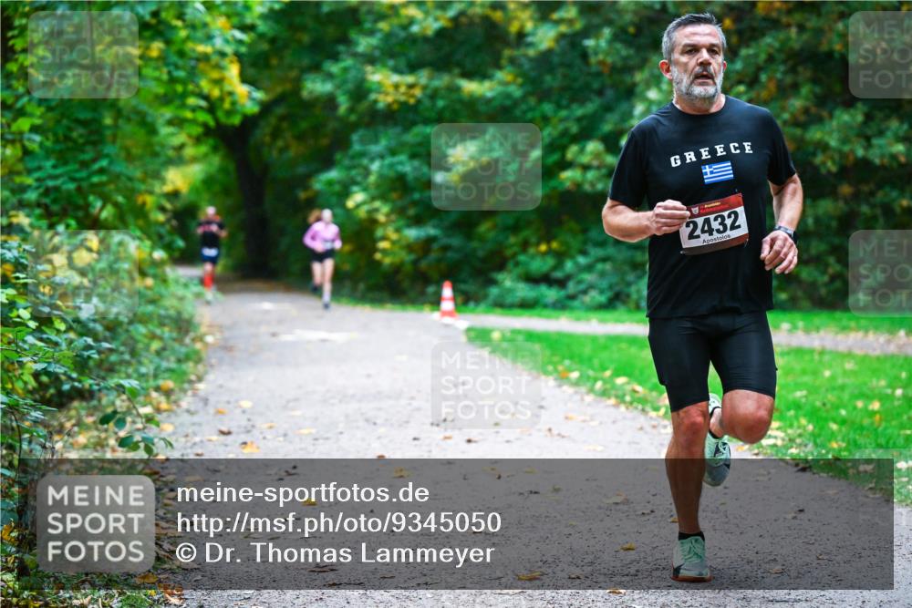 12.10.2025 - Bramfelder Halbmarathon 2025 Dr. Thomas Lammeyer http://msf.ph/oto/9345050 12.10.2025 10:13:47 Laufen 2432 meine-sportfotos.de