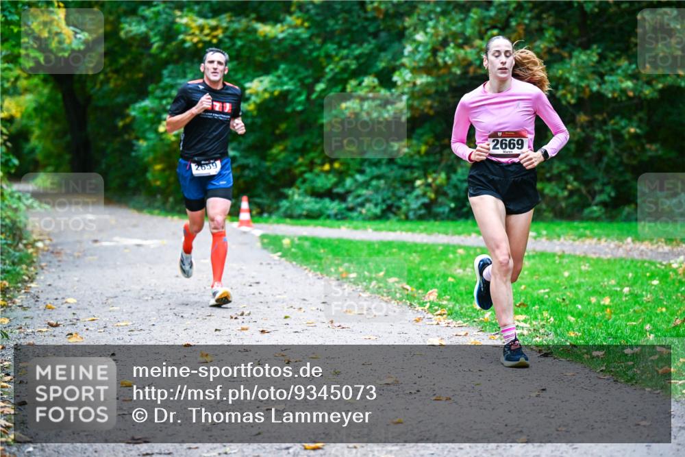 12.10.2025 - Bramfelder Halbmarathon 2025 Dr. Thomas Lammeyer http://msf.ph/oto/9345073 12.10.2025 10:13:54 Laufen 2659, 2669 meine-sportfotos.de