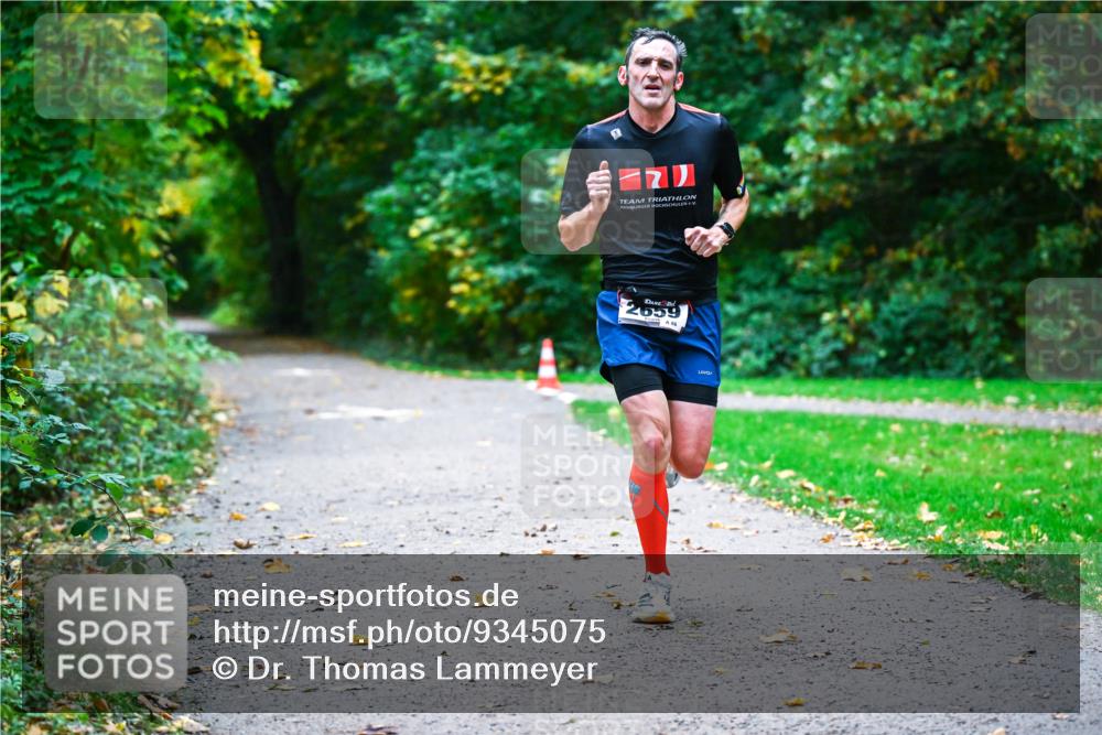 12.10.2025 - Bramfelder Halbmarathon 2025 Dr. Thomas Lammeyer http://msf.ph/oto/9345075 12.10.2025 10:13:56 Laufen 2659 meine-sportfotos.de