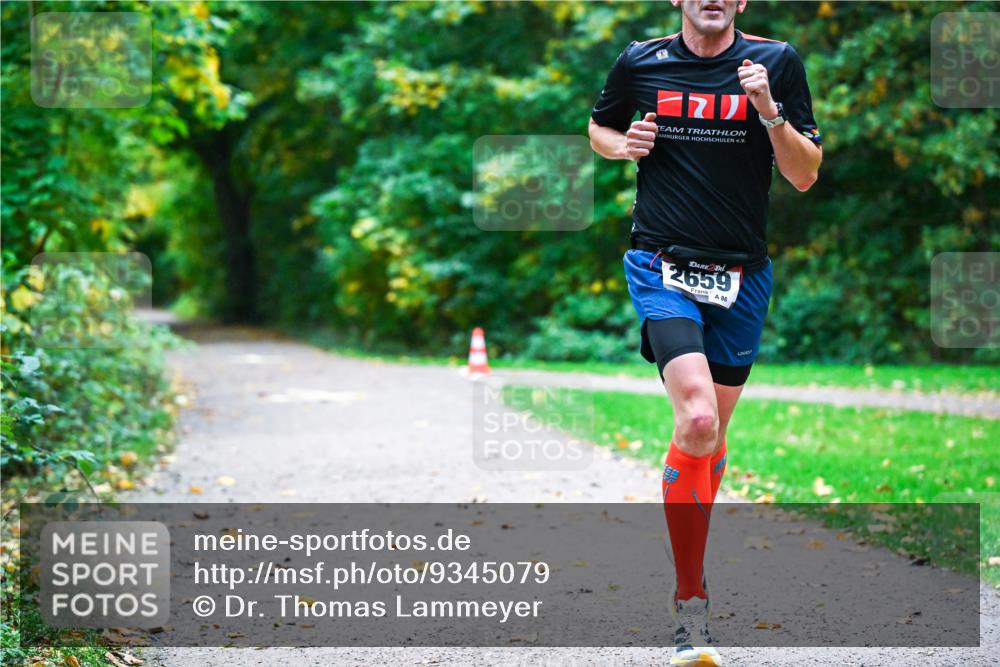 12.10.2025 - Bramfelder Halbmarathon 2025 Dr. Thomas Lammeyer http://msf.ph/oto/9345079 12.10.2025 10:13:56 Laufen 2659, 86 meine-sportfotos.de