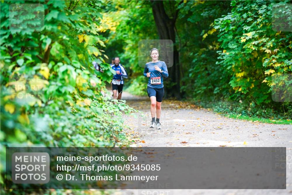 12.10.2025 - Bramfelder Halbmarathon 2025 Dr. Thomas Lammeyer http://msf.ph/oto/9345085 12.10.2025 10:14:15 Laufen 2452 meine-sportfotos.de