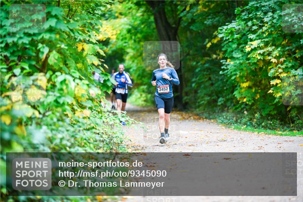 12.10.2025 - Bramfelder Halbmarathon 2025 Dr. Thomas Lammeyer http://msf.ph/oto/9345090 12.10.2025 10:14:16 Laufen 2452 meine-sportfotos.de