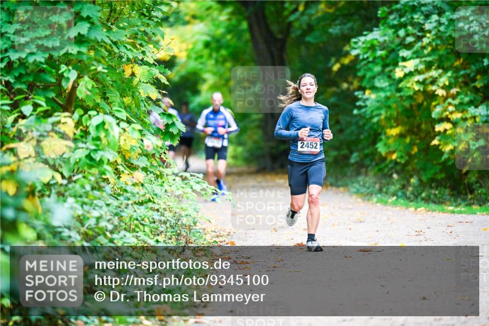 12.10.2025 - Bramfelder Halbmarathon 2025 Dr. Thomas Lammeyer http://msf.ph/oto/9345100 12.10.2025 10:14:17 Laufen 2452 meine-sportfotos.de