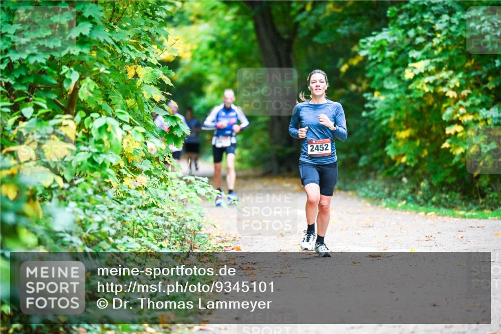 12.10.2025 - Bramfelder Halbmarathon 2025 Dr. Thomas Lammeyer http://msf.ph/oto/9345101 12.10.2025 10:14:17 Laufen 2452 meine-sportfotos.de