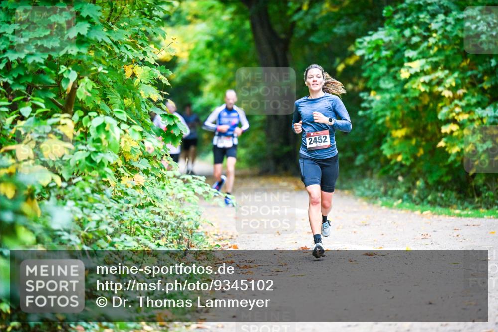 12.10.2025 - Bramfelder Halbmarathon 2025 Dr. Thomas Lammeyer http://msf.ph/oto/9345102 12.10.2025 10:14:18 Laufen 2452 meine-sportfotos.de