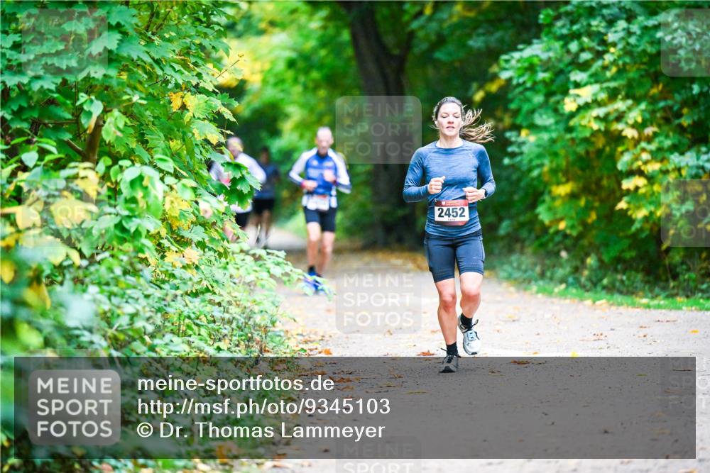 12.10.2025 - Bramfelder Halbmarathon 2025 Dr. Thomas Lammeyer http://msf.ph/oto/9345103 12.10.2025 10:14:18 Laufen 2452 meine-sportfotos.de