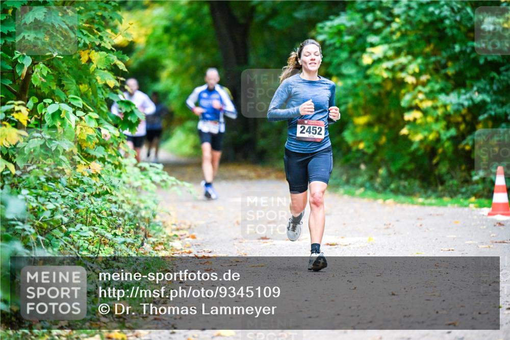 12.10.2025 - Bramfelder Halbmarathon 2025 Dr. Thomas Lammeyer http://msf.ph/oto/9345109 12.10.2025 10:14:19 Laufen 2452 meine-sportfotos.de