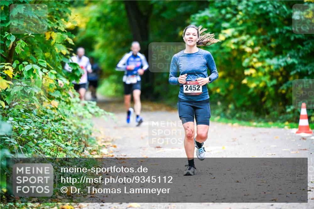 12.10.2025 - Bramfelder Halbmarathon 2025 Dr. Thomas Lammeyer http://msf.ph/oto/9345112 12.10.2025 10:14:19 Laufen 2452 meine-sportfotos.de