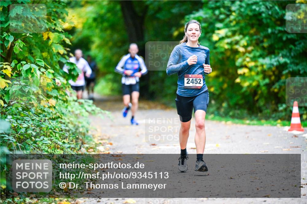 12.10.2025 - Bramfelder Halbmarathon 2025 Dr. Thomas Lammeyer http://msf.ph/oto/9345113 12.10.2025 10:14:19 Laufen 2452 meine-sportfotos.de