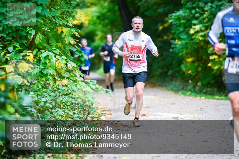 12.10.2025 - Bramfelder Halbmarathon 2025 Dr. Thomas Lammeyer http://msf.ph/oto/9345149 12.10.2025 10:14:26 Laufen 2755, 26 meine-sportfotos.de