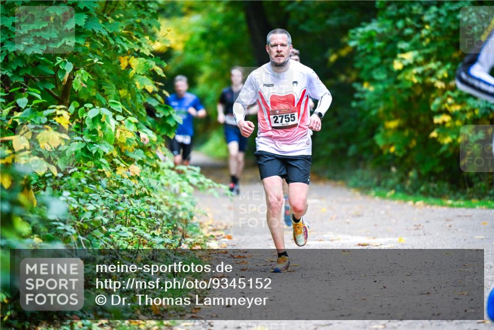 12.10.2025 - Bramfelder Halbmarathon 2025 Dr. Thomas Lammeyer http://msf.ph/oto/9345152 12.10.2025 10:14:26 Laufen 2755 meine-sportfotos.de