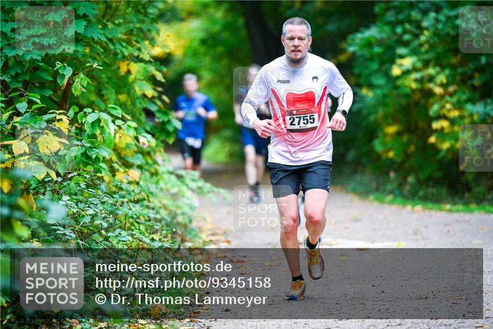 12.10.2025 - Bramfelder Halbmarathon 2025 Dr. Thomas Lammeyer http://msf.ph/oto/9345158 12.10.2025 10:14:27 Laufen 2755 meine-sportfotos.de