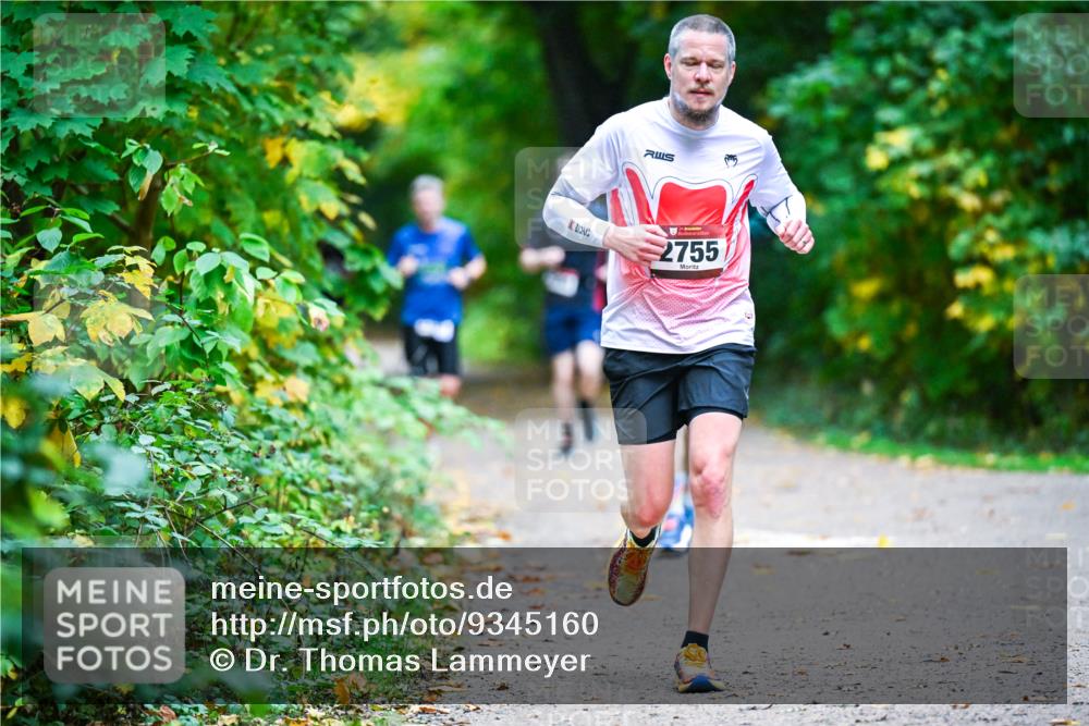 12.10.2025 - Bramfelder Halbmarathon 2025 Dr. Thomas Lammeyer http://msf.ph/oto/9345160 12.10.2025 10:14:27 Laufen 2755 meine-sportfotos.de
