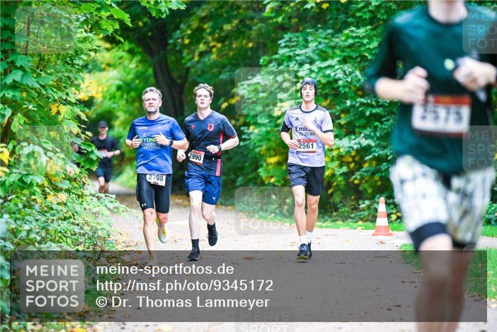 12.10.2025 - Bramfelder Halbmarathon 2025 Dr. Thomas Lammeyer http://msf.ph/oto/9345172 12.10.2025 10:14:32 Laufen 2990, 2708, 2561, 7575 meine-sportfotos.de
