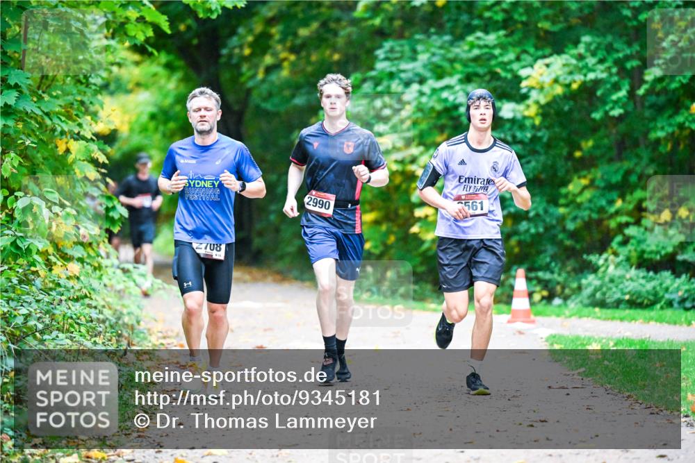 12.10.2025 - Bramfelder Halbmarathon 2025 Dr. Thomas Lammeyer http://msf.ph/oto/9345181 12.10.2025 10:14:33 Laufen 2990, 2708, 813, 561 meine-sportfotos.de
