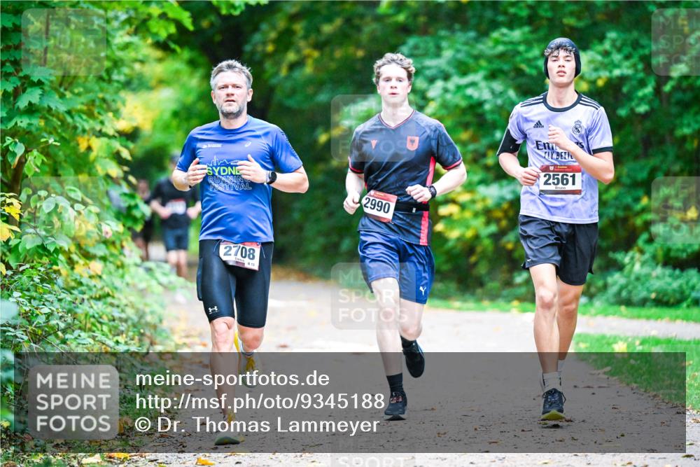 12.10.2025 - Bramfelder Halbmarathon 2025 Dr. Thomas Lammeyer http://msf.ph/oto/9345188 12.10.2025 10:14:34 Laufen 2990, 2708, 813, 2561 meine-sportfotos.de