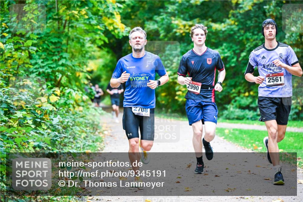 12.10.2025 - Bramfelder Halbmarathon 2025 Dr. Thomas Lammeyer http://msf.ph/oto/9345191 12.10.2025 10:14:35 Laufen 2990, 2708, 13, 2561 meine-sportfotos.de