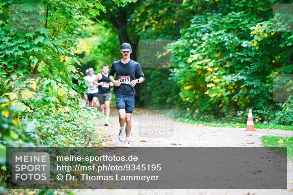 12.10.2025 - Bramfelder Halbmarathon 2025 Dr. Thomas Lammeyer http://msf.ph/oto/9345195 12.10.2025 10:14:39 Laufen 2919 meine-sportfotos.de