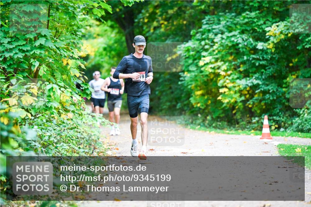 12.10.2025 - Bramfelder Halbmarathon 2025 Dr. Thomas Lammeyer http://msf.ph/oto/9345199 12.10.2025 10:14:39 Laufen 19 meine-sportfotos.de