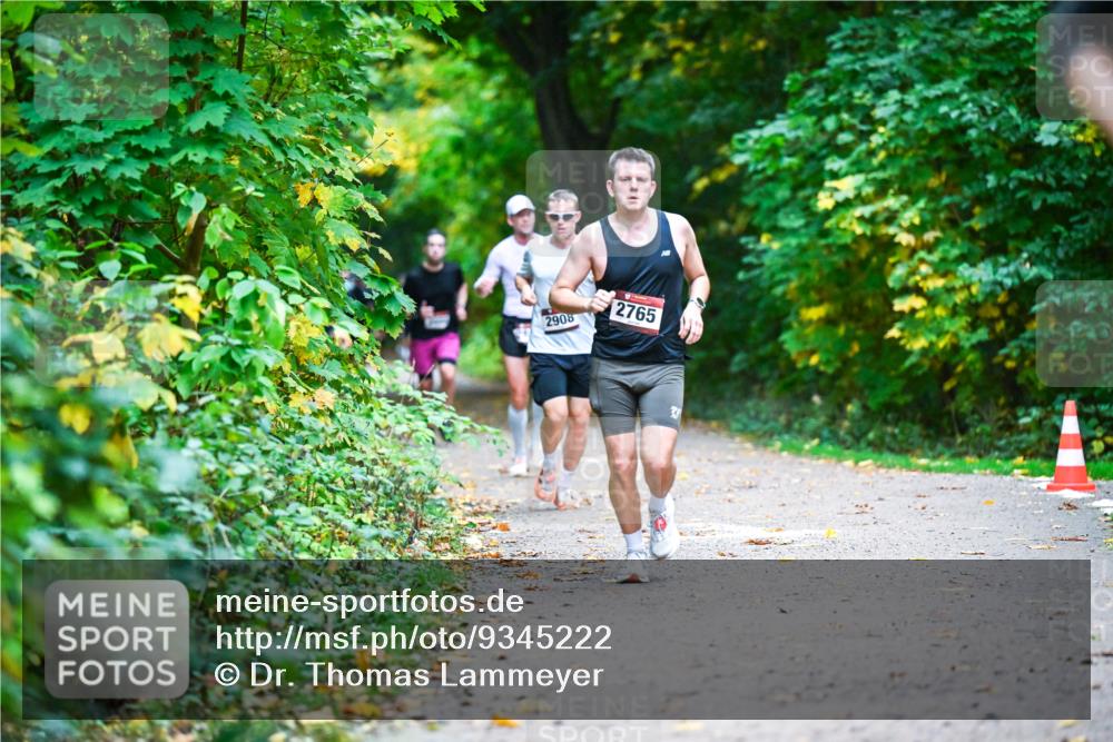 12.10.2025 - Bramfelder Halbmarathon 2025 Dr. Thomas Lammeyer http://msf.ph/oto/9345222 12.10.2025 10:14:43 Laufen 2908, 2765 meine-sportfotos.de