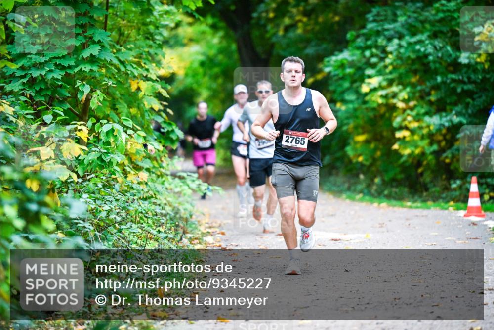 12.10.2025 - Bramfelder Halbmarathon 2025 Dr. Thomas Lammeyer http://msf.ph/oto/9345227 12.10.2025 10:14:44 Laufen 2765 meine-sportfotos.de