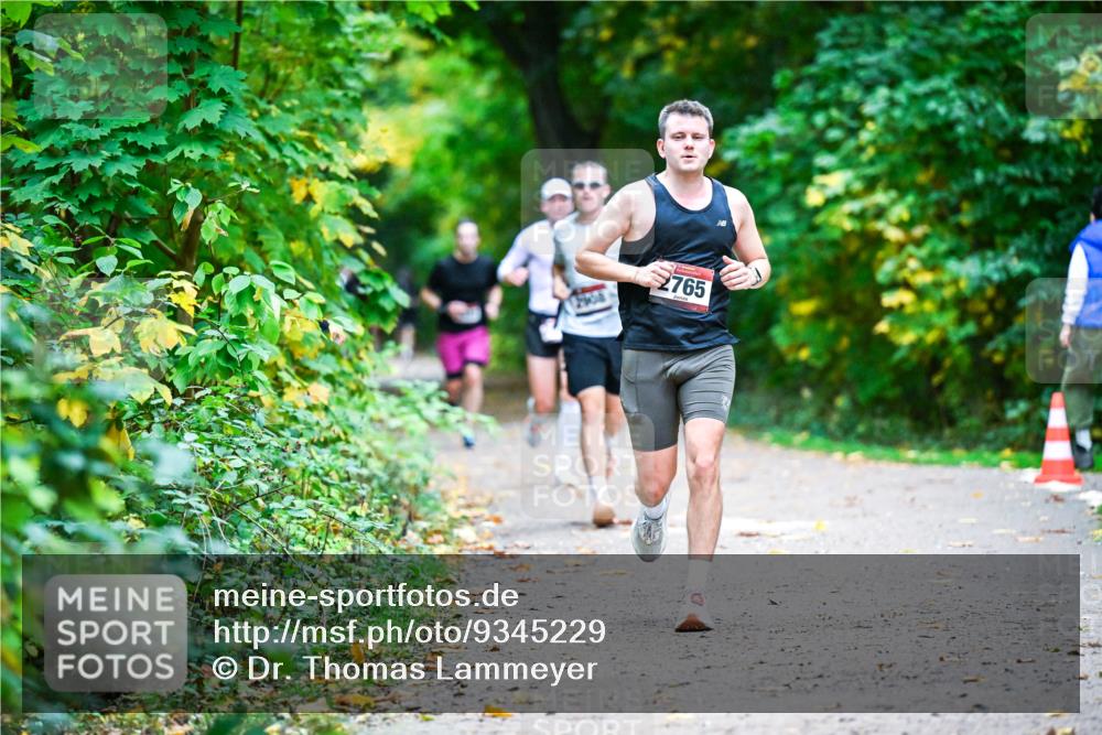 12.10.2025 - Bramfelder Halbmarathon 2025 Dr. Thomas Lammeyer http://msf.ph/oto/9345229 12.10.2025 10:14:44 Laufen 2765 meine-sportfotos.de