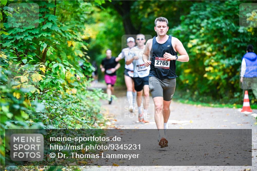 12.10.2025 - Bramfelder Halbmarathon 2025 Dr. Thomas Lammeyer http://msf.ph/oto/9345231 12.10.2025 10:14:44 Laufen 2765 meine-sportfotos.de
