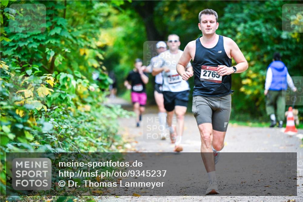 12.10.2025 - Bramfelder Halbmarathon 2025 Dr. Thomas Lammeyer http://msf.ph/oto/9345237 12.10.2025 10:14:45 Laufen 2765 meine-sportfotos.de