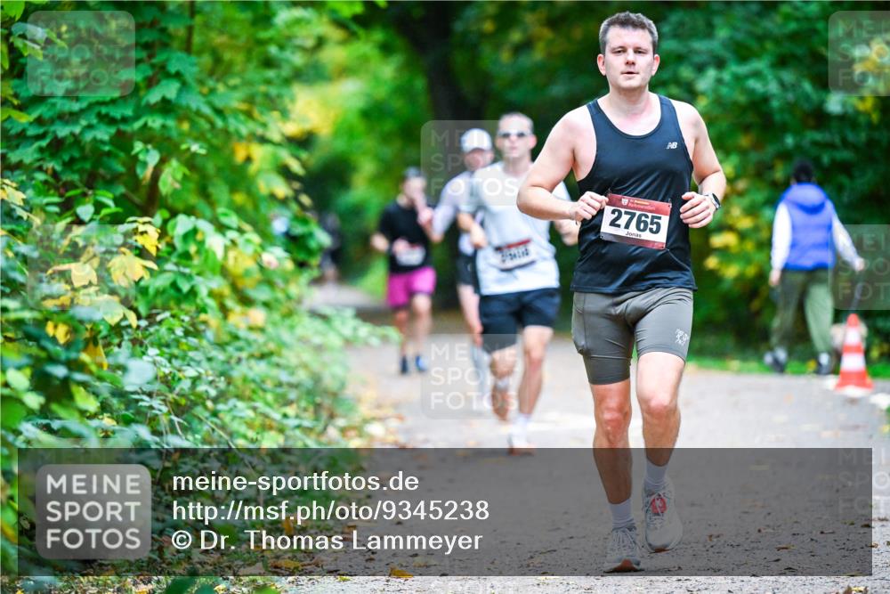 12.10.2025 - Bramfelder Halbmarathon 2025 Dr. Thomas Lammeyer http://msf.ph/oto/9345238 12.10.2025 10:14:45 Laufen 2765 meine-sportfotos.de