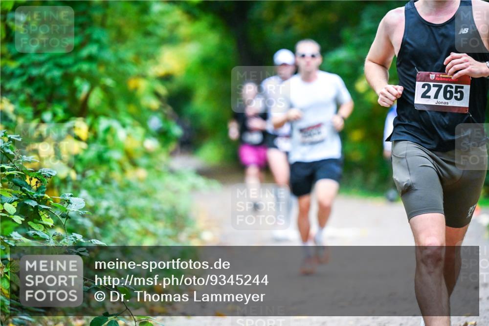 12.10.2025 - Bramfelder Halbmarathon 2025 Dr. Thomas Lammeyer http://msf.ph/oto/9345244 12.10.2025 10:14:47 Laufen 34, 2765 meine-sportfotos.de