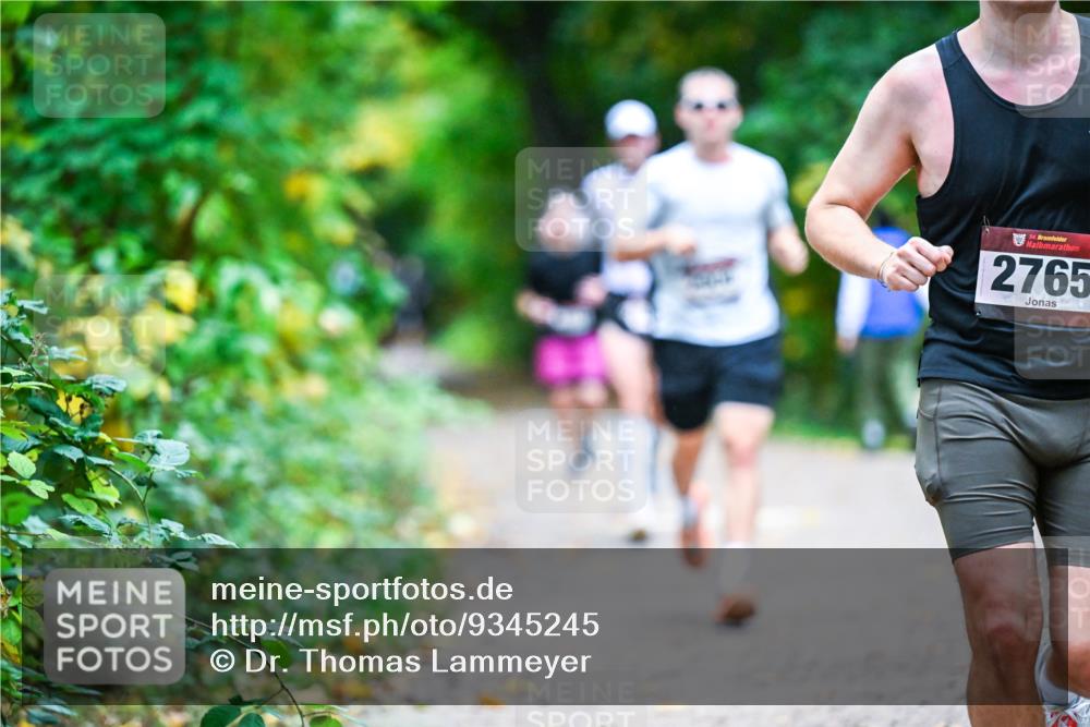 12.10.2025 - Bramfelder Halbmarathon 2025 Dr. Thomas Lammeyer http://msf.ph/oto/9345245 12.10.2025 10:14:47 Laufen 34, 2765 meine-sportfotos.de