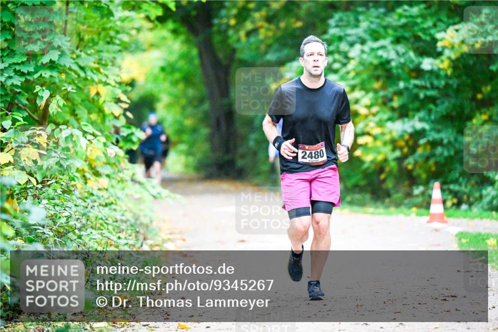 12.10.2025 - Bramfelder Halbmarathon 2025 Dr. Thomas Lammeyer http://msf.ph/oto/9345267 12.10.2025 10:14:51 Laufen 2480 meine-sportfotos.de