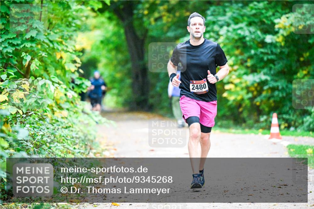 12.10.2025 - Bramfelder Halbmarathon 2025 Dr. Thomas Lammeyer http://msf.ph/oto/9345268 12.10.2025 10:14:51 Laufen 2480 meine-sportfotos.de