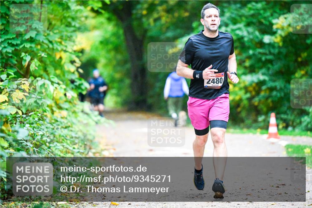12.10.2025 - Bramfelder Halbmarathon 2025 Dr. Thomas Lammeyer http://msf.ph/oto/9345271 12.10.2025 10:14:52 Laufen 2480 meine-sportfotos.de