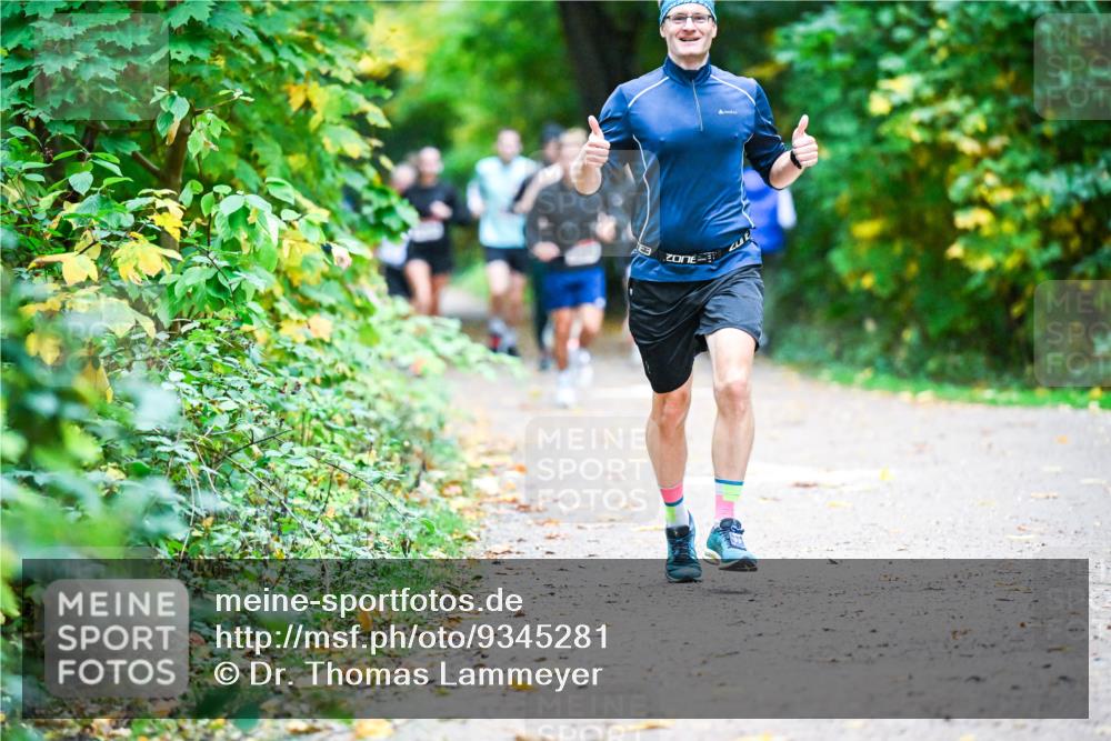 12.10.2025 - Bramfelder Halbmarathon 2025 Dr. Thomas Lammeyer http://msf.ph/oto/9345281 12.10.2025 10:15:00 Laufen 3 meine-sportfotos.de