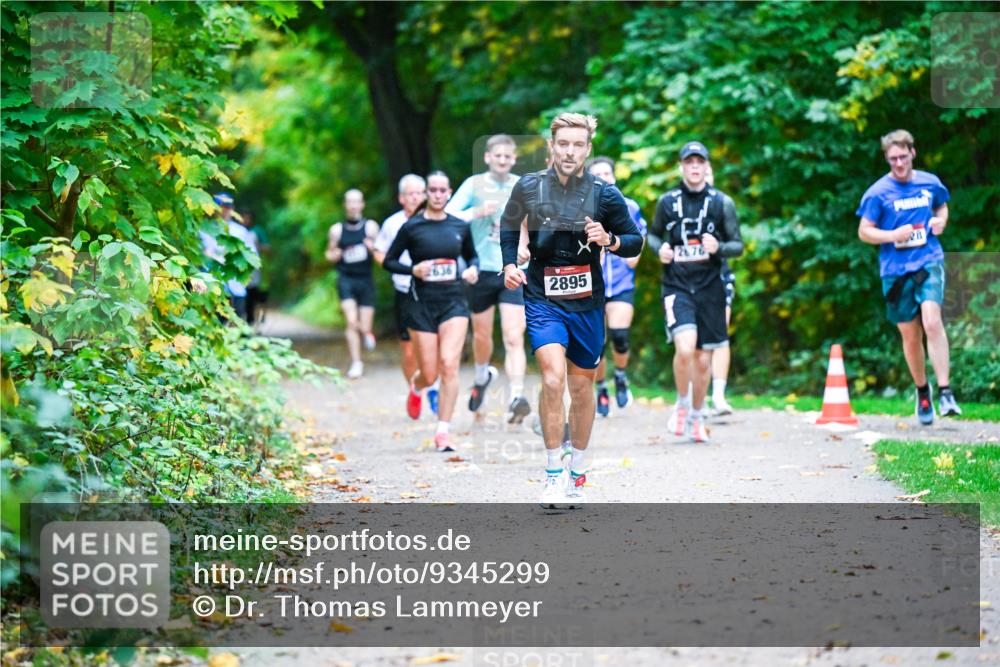 12.10.2025 - Bramfelder Halbmarathon 2025 Dr. Thomas Lammeyer http://msf.ph/oto/9345299 12.10.2025 10:15:05 Laufen 2895, 2676 meine-sportfotos.de