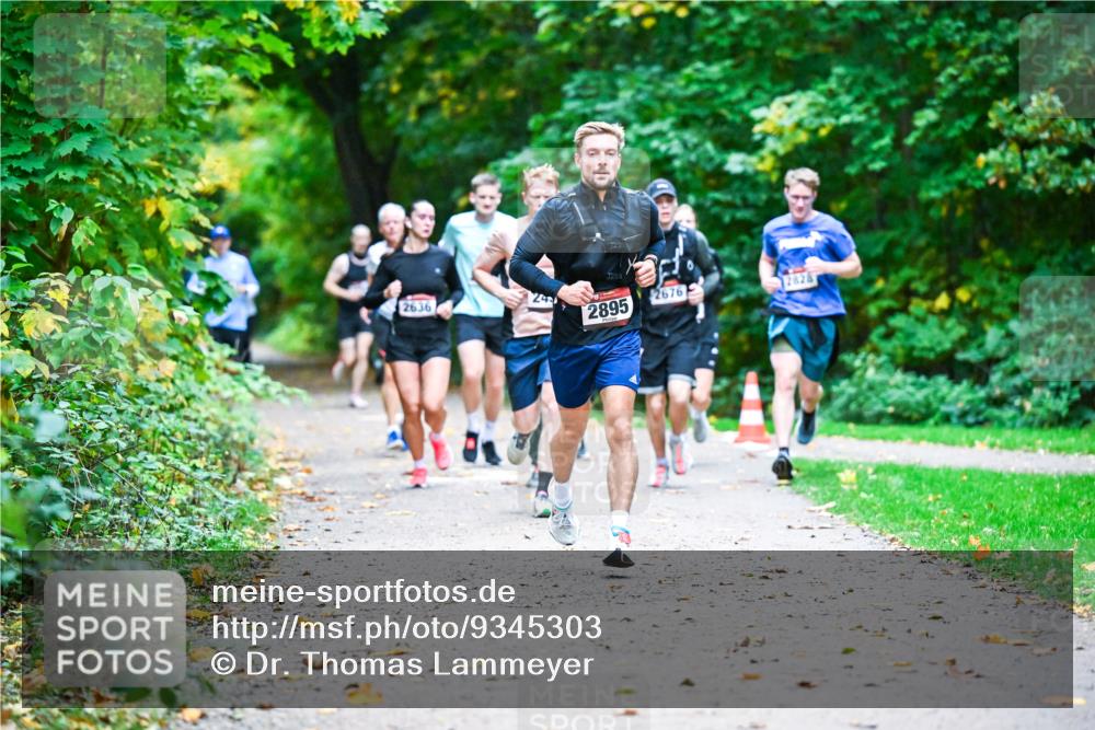 12.10.2025 - Bramfelder Halbmarathon 2025 Dr. Thomas Lammeyer http://msf.ph/oto/9345303 12.10.2025 10:15:06 Laufen 249, 2636, 2895, 2676, 12828 meine-sportfotos.de