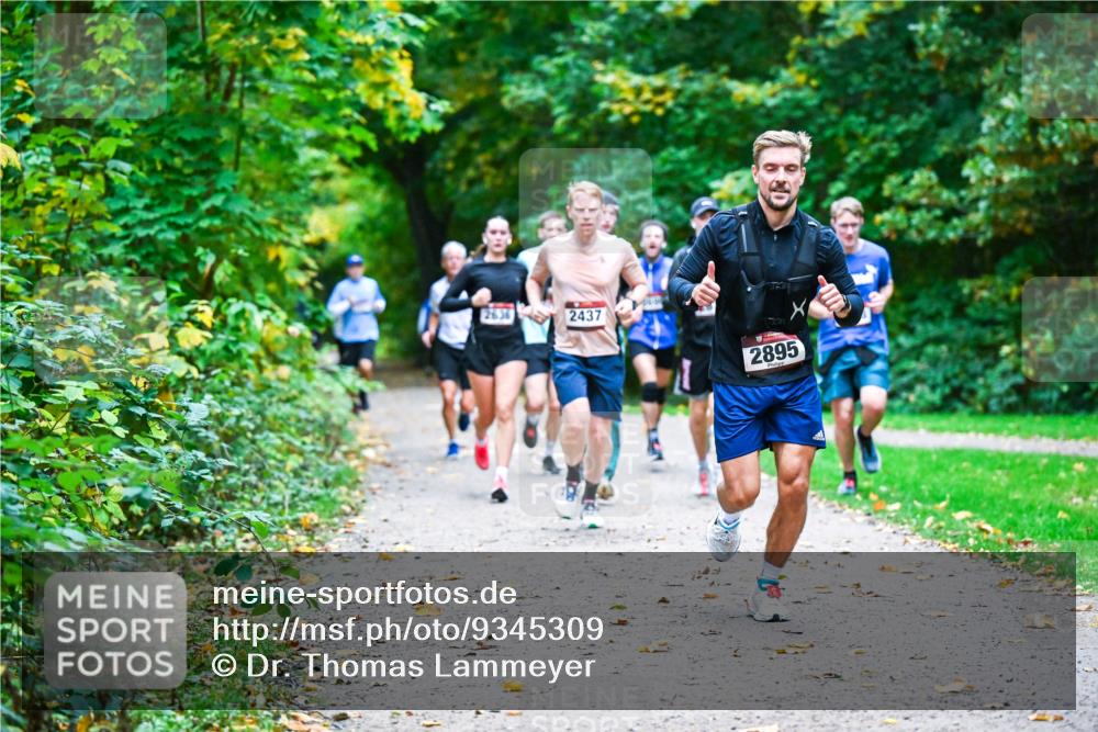 12.10.2025 - Bramfelder Halbmarathon 2025 Dr. Thomas Lammeyer http://msf.ph/oto/9345309 12.10.2025 10:15:07 Laufen 2636, 2437, 2895 meine-sportfotos.de