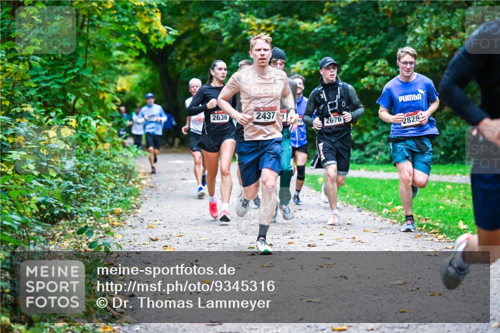 12.10.2025 - Bramfelder Halbmarathon 2025 Dr. Thomas Lammeyer http://msf.ph/oto/9345316 12.10.2025 10:15:09 Laufen 2636, 2437, 1, 2676, 2828 meine-sportfotos.de
