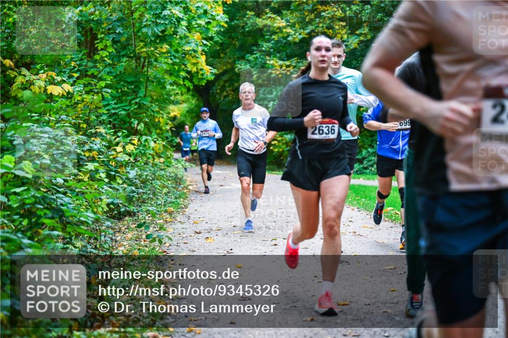 12.10.2025 - Bramfelder Halbmarathon 2025 Dr. Thomas Lammeyer http://msf.ph/oto/9345326 12.10.2025 10:15:11 Laufen 2636, 699, 2 meine-sportfotos.de