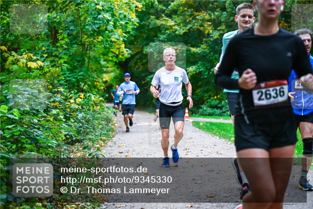12.10.2025 - Bramfelder Halbmarathon 2025 Dr. Thomas Lammeyer http://msf.ph/oto/9345330 12.10.2025 10:15:12 Laufen 2636, 26 meine-sportfotos.de