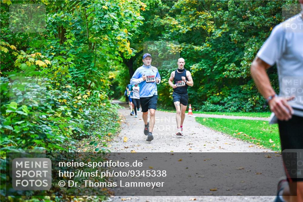 12.10.2025 - Bramfelder Halbmarathon 2025 Dr. Thomas Lammeyer http://msf.ph/oto/9345338 12.10.2025 10:15:13 Laufen 2939, 2621 meine-sportfotos.de