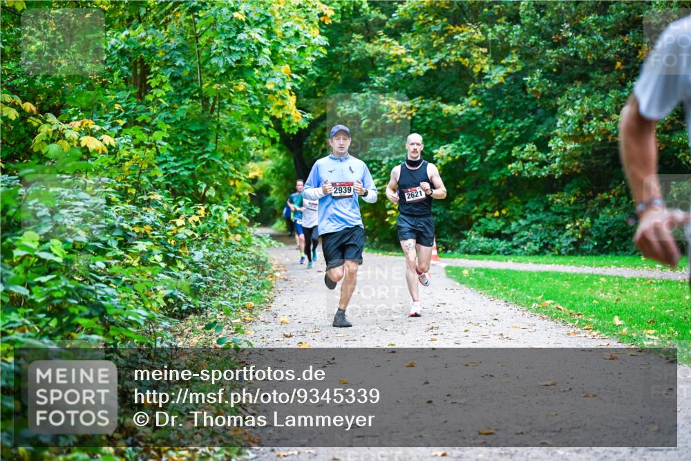 12.10.2025 - Bramfelder Halbmarathon 2025 Dr. Thomas Lammeyer http://msf.ph/oto/9345339 12.10.2025 10:15:14 Laufen 2939, 2621 meine-sportfotos.de