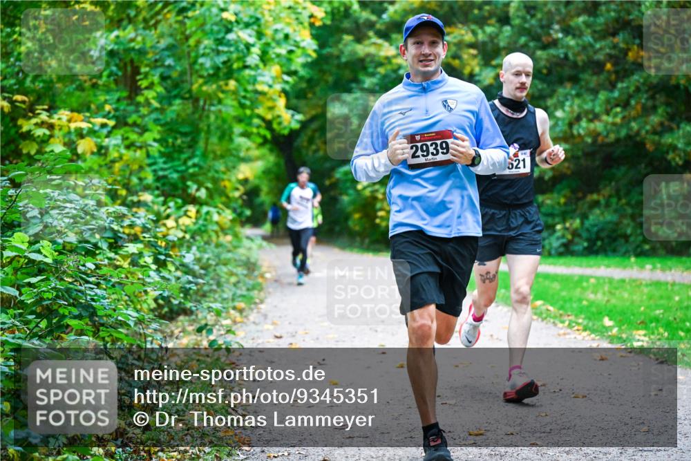12.10.2025 - Bramfelder Halbmarathon 2025 Dr. Thomas Lammeyer http://msf.ph/oto/9345351 12.10.2025 10:15:15 Laufen 2939, 521 meine-sportfotos.de